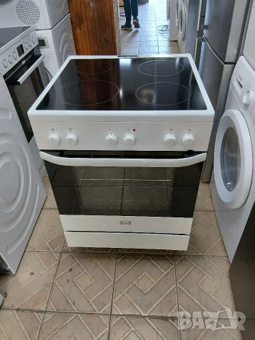 Свободно стояща печка с керамичен плот Voss Elektrolux с две години гаранция! 