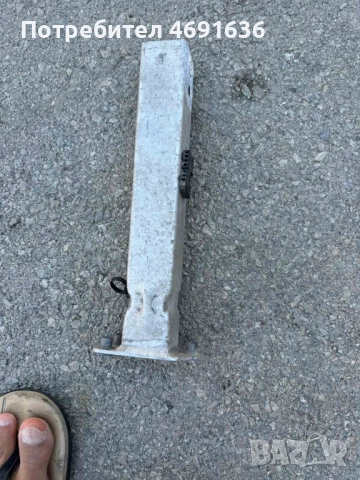 Предна дясна греда буфер за смачкване при удър на Ауди Audi A8 D4 H4 4h0806064е само за 50лв., снимка 3 - Части - 52892935