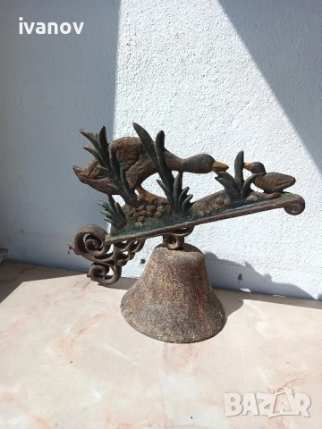 Масивна чугунена камбана, снимка 2 - Антикварни и старинни предмети - 51736392