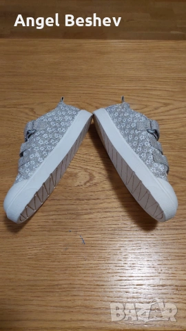 Кецове Clarks за момиче - № 33, снимка 3 - Детски обувки - 53515162