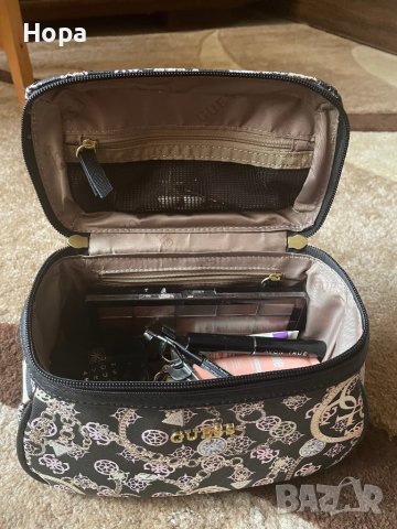 Несесер Guess, снимка 3 - Портфейли, портмонета - 40429883