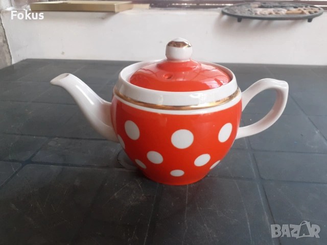 Чайник - руски порцелан с позлата