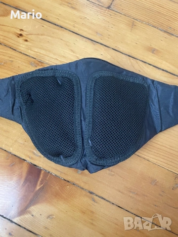 Nike чанта за кръст, снимка 5 - Чанти - 53847662