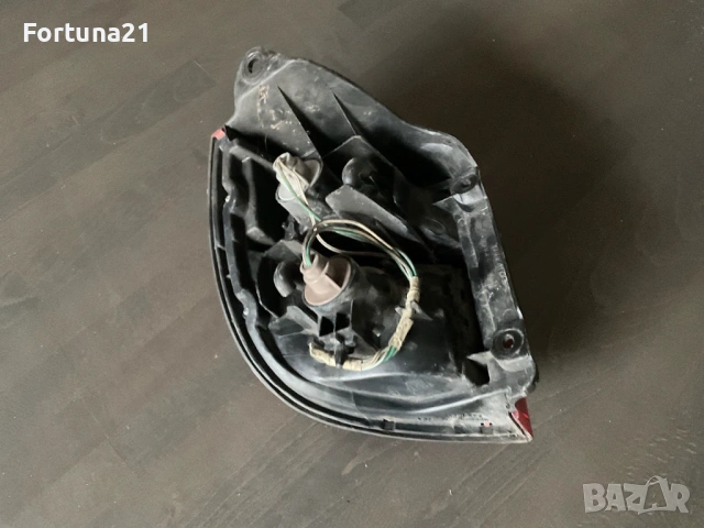 Toyota Carina комби - десен стоп оригинален, снимка 2 - Части - 53659737