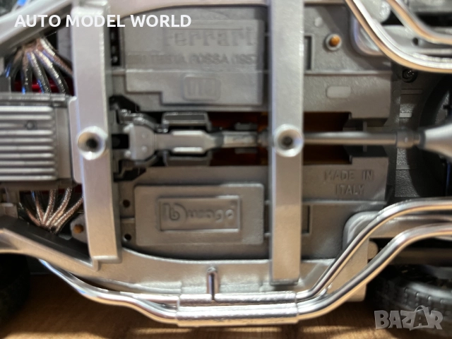 BBURAGO метална колекционерски модел FERARRI 250 TESTAROSSA 1:18, снимка 8 - Колекции - 52795146