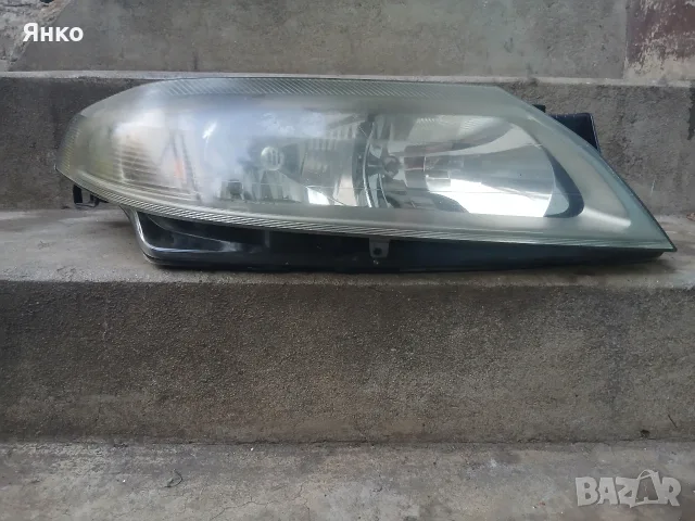 Десен фар за Renault Laguna II (2001 - 2005)