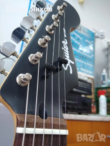 Squier Stratocaster Custom, снимка 10 - Китари - 53131167