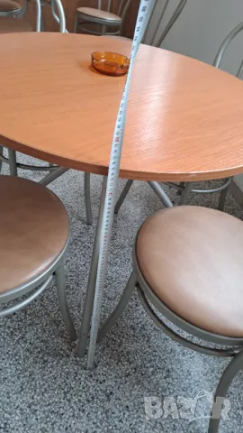 Маса с 4 стола, снимка 4 - Маси - 48221197