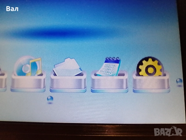 Цифрова фоторамка 7 инча за снимки, клипове, музика и часовник с календар + 2GB SD карта, снимка 6 - Друга електроника - 47176577