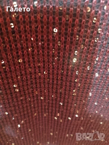 Красива бордо рокля 