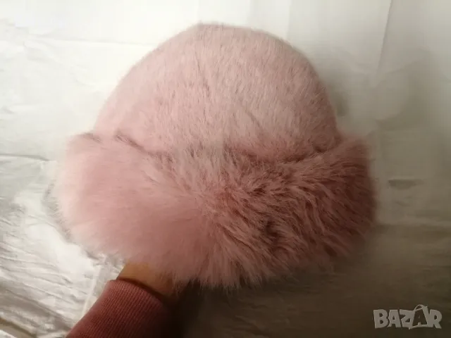 Дамска пухкава шапка в розов цвят, снимка 6 - Шапки - 48422792
