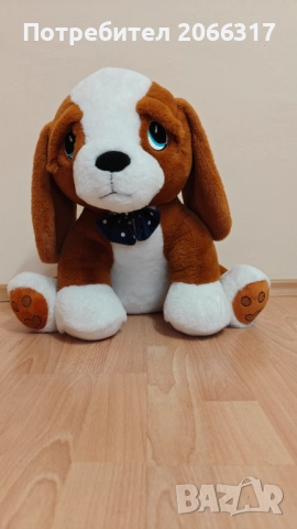 Плюшено куче със синя папийонка, 50x35x50 см, кафяво и бяло