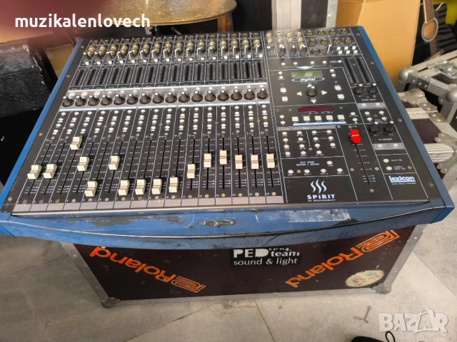 Spirit 324 LIVE DIGITAL 16 Channel Mixer by Soundcraft дигитален аудио смесител миксер + кейс, снимка 3 - Ресийвъри, усилватели, смесителни пултове - 51634804