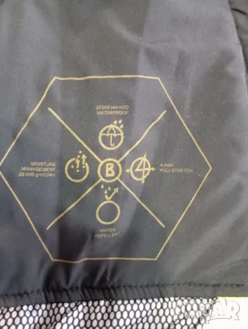 Ски екип Bogner яке М, панталон S, снимка 5 - Спортни дрехи, екипи - 48254339