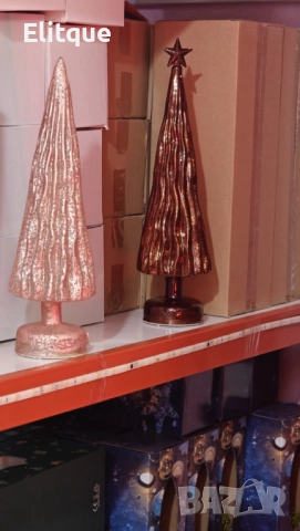 Светеща Коледна елха – перфектната празнична декорация в 8 уникални варианта