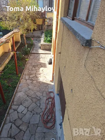 Продавам двуетажна къща в кв. Овчарски, снимка 10 - Къщи - 56131385