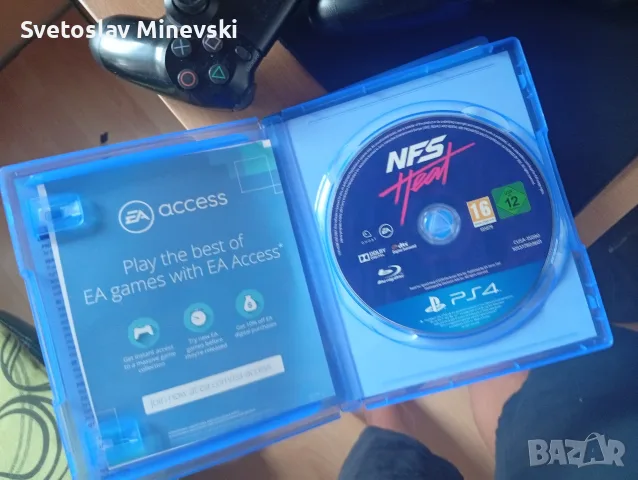 продавам PlayStation 4 pro с два джойстика захранващ кабел и няколко игри продажбата е поради ъпдейт, снимка 9 - PlayStation конзоли - 55949600