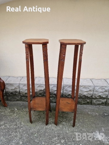 Чифт чудесни антикварни дървени високи масички цветарници 