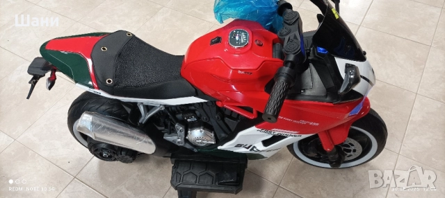 Детски Акумулаторен мотор Surfer.