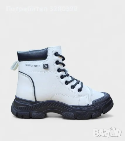 Дамски топли боти с цип и връзки. 