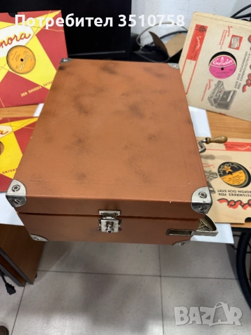 Ретро Грамофон с манивела Melodia, снимка 6 - Антикварни и старинни предмети - 52653379