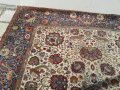 Персийски килим, снимка 1 - Килими - 42472452