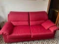 Двуместен червен диван, снимка 1