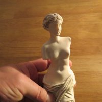 Стара скулптура, еротика Венера Милоска - Афродита - 24 см.-  Богинята на любовта - 18+, снимка 1 - Декорация за дома - 34220946