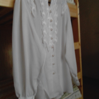 Страхотна бяла блузка , снимка 4 - Блузи с дълъг ръкав и пуловери - 36322330