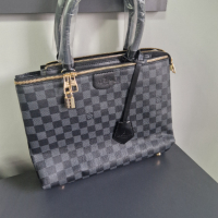 Дамска чанта Louise Vuitton , снимка 7 - Чанти - 44665133