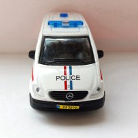 Bburago EMERGENCY MERCEDES-BENZ VITO POLICE, снимка 7 - Колекции - 44472688