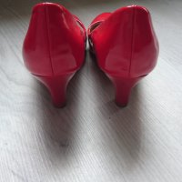 Елегантни дамски обувки с ток, снимка 4 - Дамски обувки на ток - 41646258