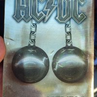 Продавам албум на AC/DC, снимка 1 - CD дискове - 42560904