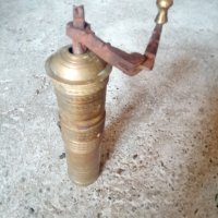 Османска бронзова мелничка за подправки, снимка 1 - Антикварни и старинни предмети - 41328965