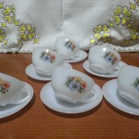 Френски аркопал чаши за чай кафе , снимка 1 - Антикварни и старинни предмети - 44231669