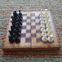 Шах с дървена кутия, снимка 4 - Шах и табла - 41514102