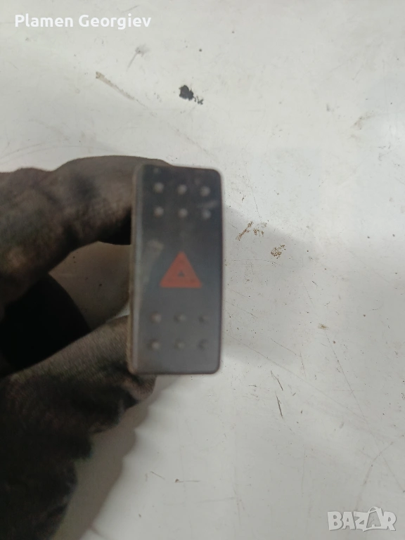 Бутон / копче за авариини за Сузуки Игнис 2, снимка 1