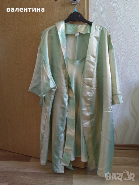 Сатетен комплект - нощница и халат, снимка 1