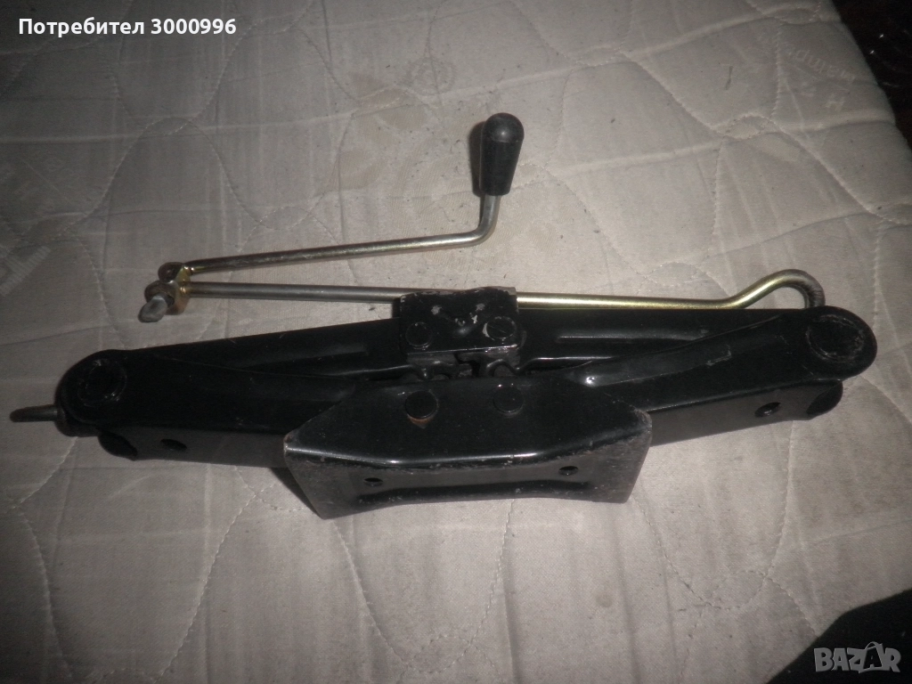 Продавам  автомобилен  крик  ., снимка 1