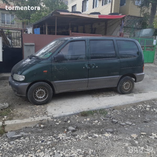 Нисан Серена на части, снимка 1