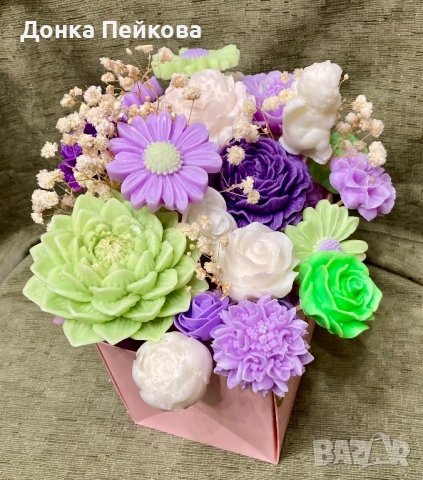 Луксозен букет от соеви  свещи в тюркоаз и бяло – ръчна изработка, снимка 4 - Изкуствени цветя - 53529671