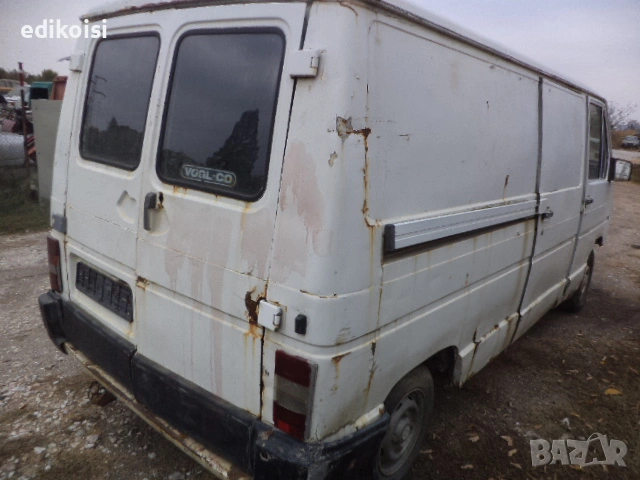 Рено Трафик 2.5д на части, снимка 4 - Бусове и автобуси - 53208232