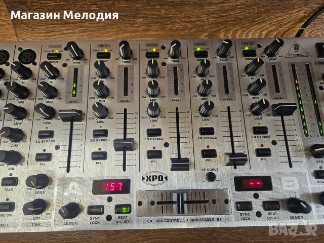 Миксер Behringer Pro Mixer VMX1000 Смесителен пулт – Огромен DJ пулт, снимка 5 - Ресийвъри, усилватели, смесителни пултове - 53778190