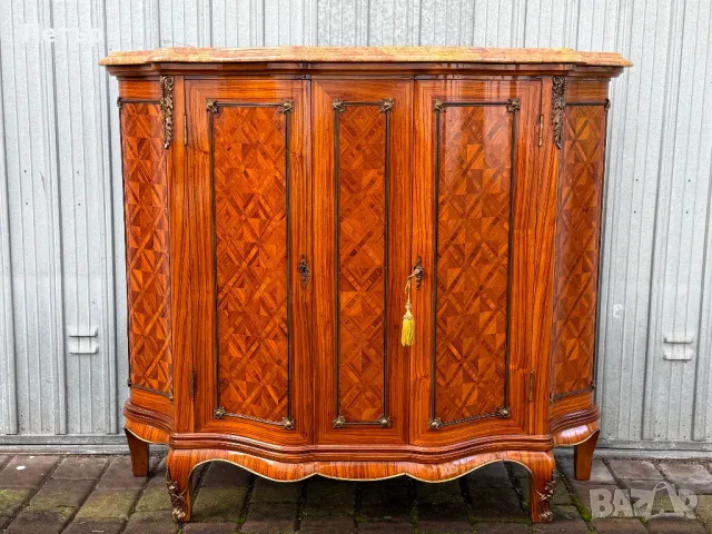 Италиански комод в стил LUI XV, снимка 2 - Антикварни и старинни предмети - 48941091