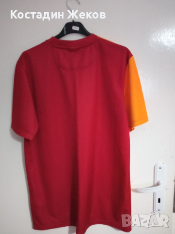 Много хубава оригинална блузка. Като нова.  Nike. DRI FIT , снимка 2 - Спортни дрехи, екипи - 44739309