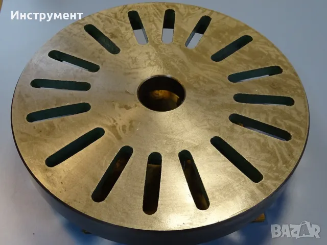 Планшайба за струг Ф 410mm "Record" DDR, снимка 2 - Резервни части за машини - 49257185