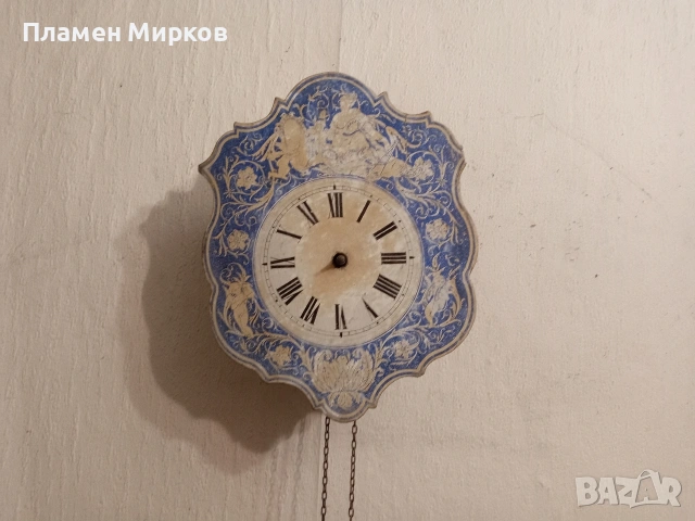 Много стар стенен часовник