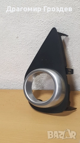 Лява решетка около фалогена за Toyota Yaris / Тойота Ярис (2014-2017), снимка 3 - Части - 52527988