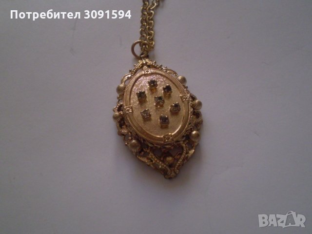 Ретро Медальон  Жълт метал, снимка 1 - Антикварни и старинни предмети - 34594040