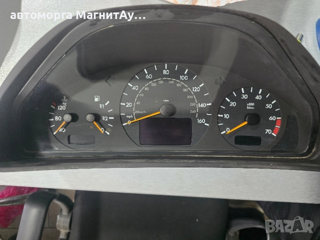 километраж за Мерцедес Mercedes W208 2085405811 